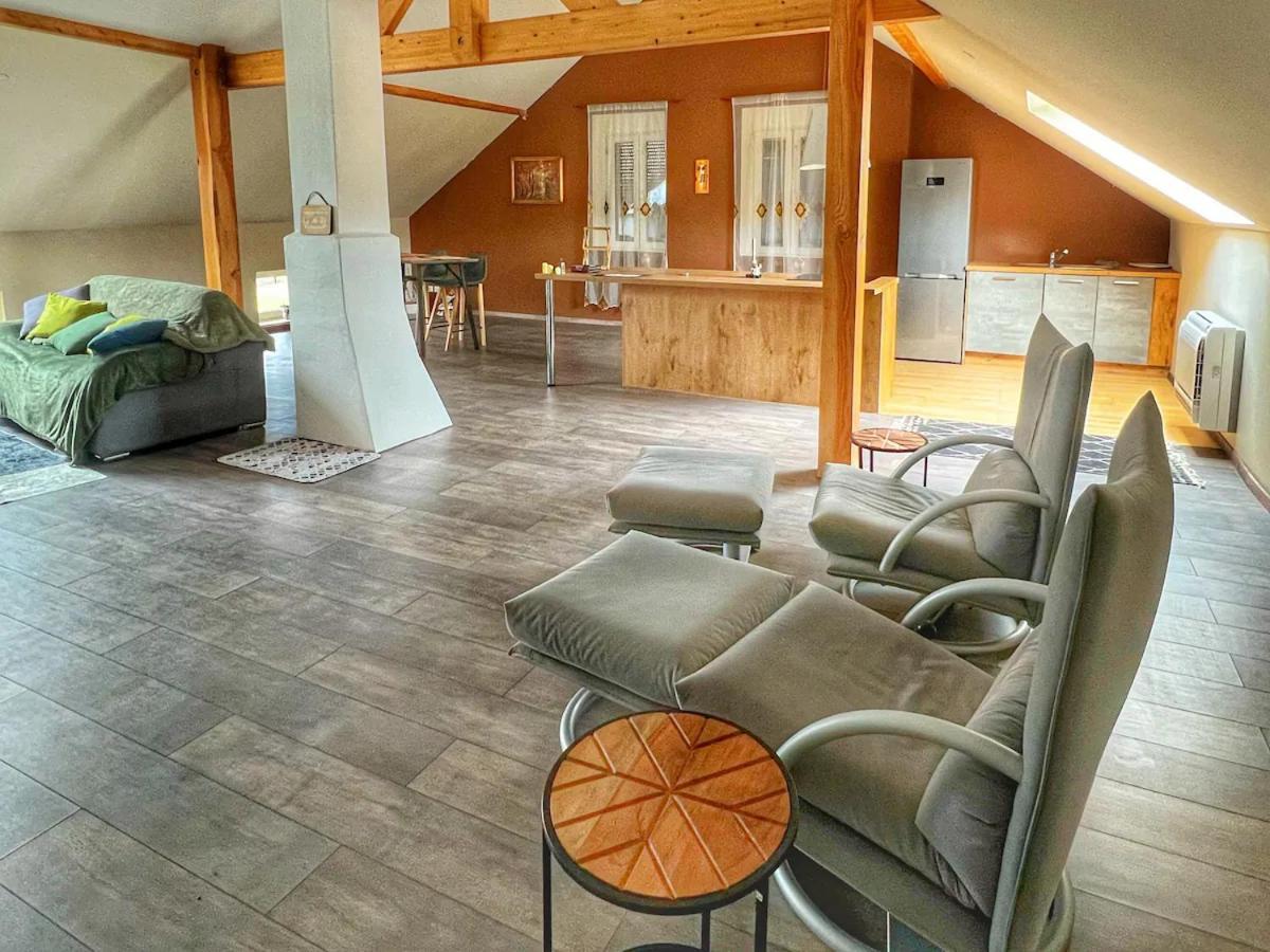Loft Spacieux En Pleine Foret Bining Exteriör bild
